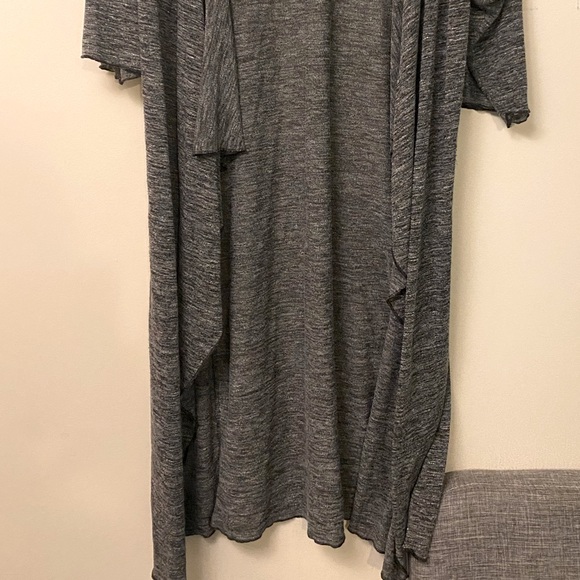 Lularoe Medium Shirley retired style - Picture 2 of 2